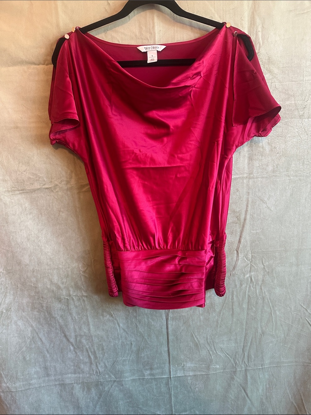 #924 White Black Short-Sleeve Draped Blouse